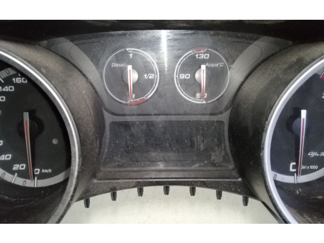 Přístrojová deska  Alfa Romeo Giulietta 2010 50516478, A2C53352738  