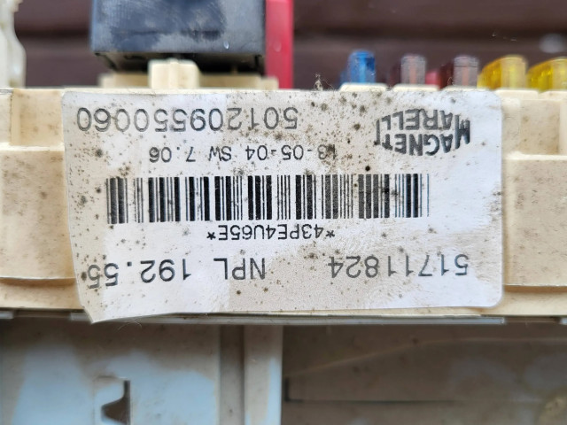Блок предохранителей  51711824, 501209550060   Fiat Stilo    