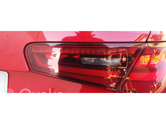 Задний фонарь правый 8V3945094B    Audi A3 S3 8V   2013-2019 года