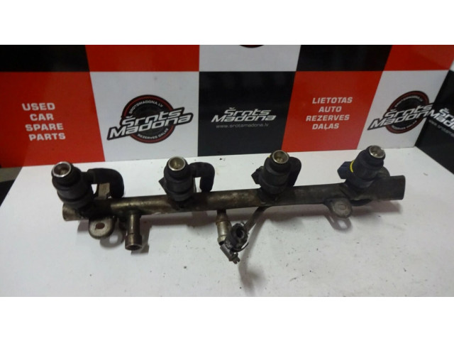 Vstřikovací lišta 1435910   BMW 3 E46  pro benzínový / Газ motor 1.8  