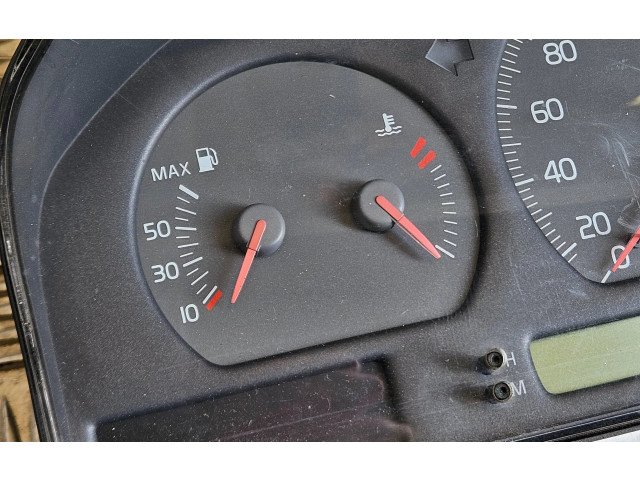 Přístrojová deska  Volvo S70  V70  V70 XC 1999 9451530, 7R0T40  