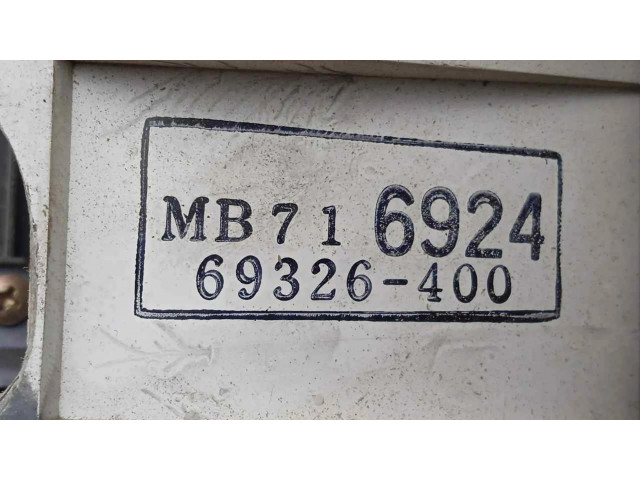 Панель приборов MB716924-69326400, 2.CONECTORES   Mitsubishi Montero       