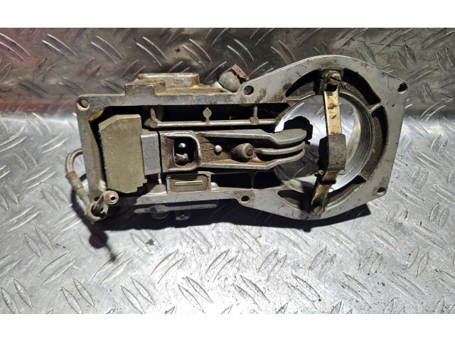Vstřikovací lišta 0438121011, 026133353   Audi 80 90 B3     