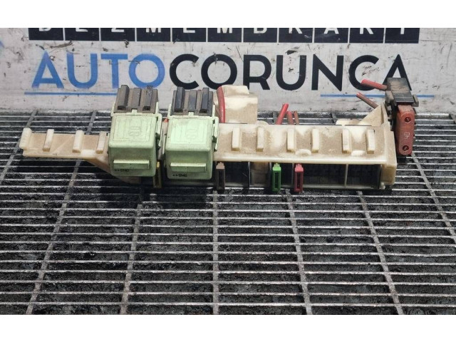   Pojistková skříňka 8371884   Alpine B10 E39 2000