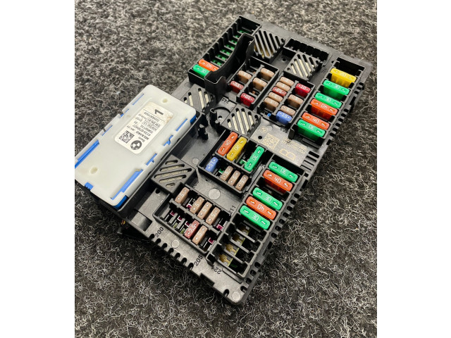 Блок предохранителей 8795477, 8734162   BMW 5 G30 G31    