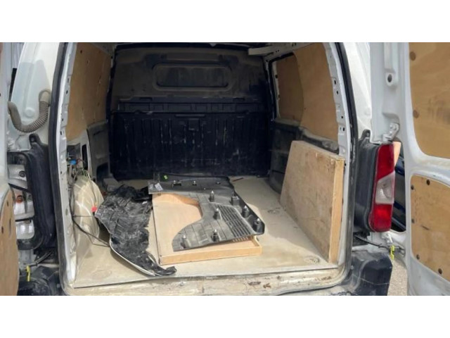 Блок предохранителей  9804681780   Citroen Berlingo    