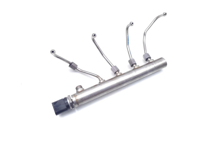 Vstřikovací lišta 7585411   BMW 2 F22 F23  pro benzínový motor 2.0 N20B20A 228i