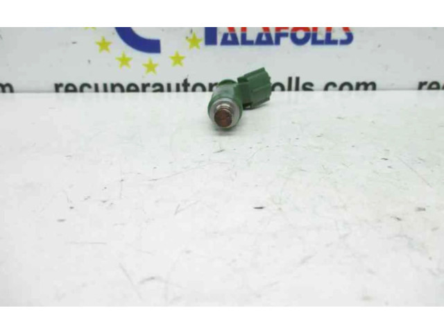 Vstřikovač 2325000240   Toyota Avensis T250     