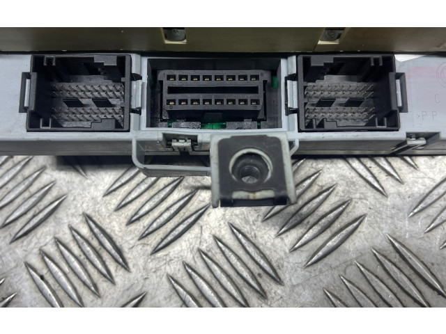 Блок предохранителей 51755127, 501209830   Fiat Stilo 2002