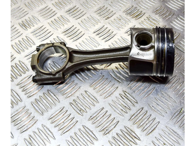 Píst 03L105401A, 03L107065J   Volkswagen Golf VII  pro naftový motor 1.6 CLHA 