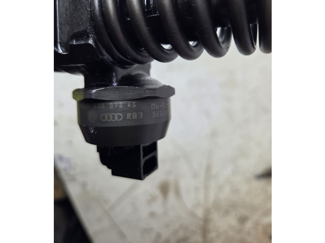 Vstřikovač 038130073AG   Volkswagen Touran I     