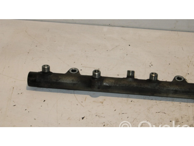 Vstřikovací lišta 0445216002   BMW 5 E39  pro naftový motor 2.5 256D1 Dyzelis