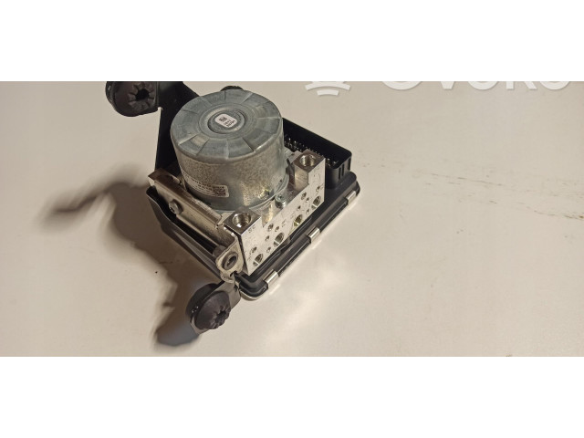 Jednotka ABS 32214772   Volvo V60 2020