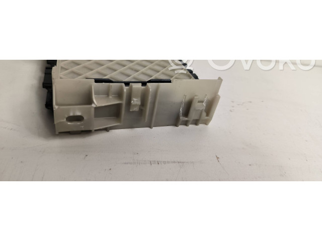   Pojistková skříňka 82730F4010B, 63587132   Toyota C-HR  2021