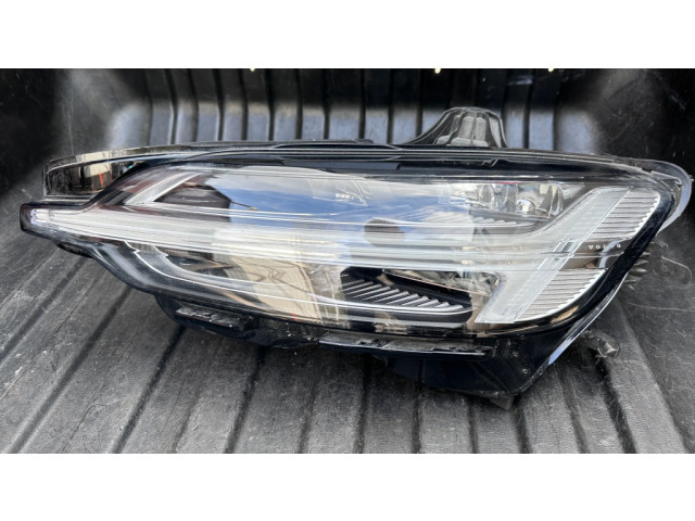 Přední světlo  levé 32337412, 32338996   Volvo V60 2022