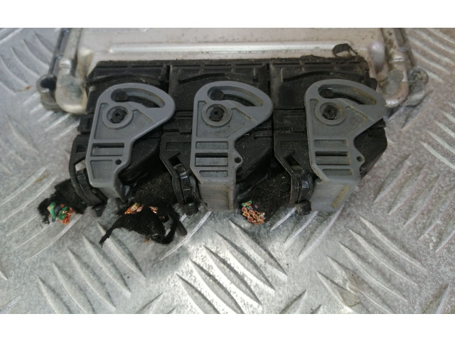 Řídící jednotka 8200143438, 0281010189   Renault Scenic RX 2000