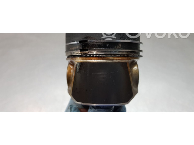 Píst 04L107065AM001, 03L105401A   Skoda Octavia Mk3 (5E)    DDY 