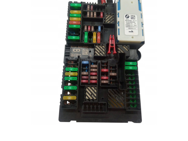 Блок предохранителей  6837092   BMW 5 G30 G31    