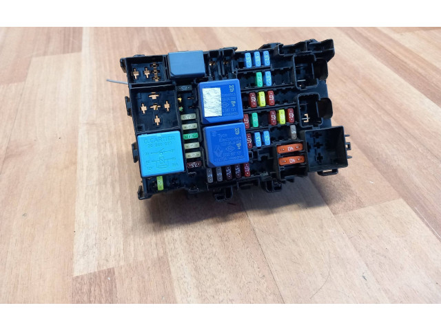   Pojistková skříňka 243800453R   Renault Megane IV 2019