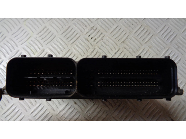 Блок управления двигателя 03F906070BF   Skoda Yeti (5L)