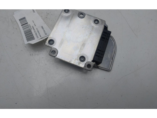 Vstřikovač 65773414990   BMW X3 E83     