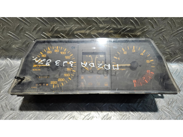 Přístrojová deska  Mazda 323 1988 769803102  