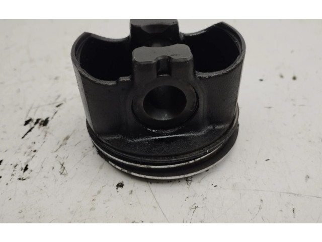 Píst    Mercedes-Benz E W213    654.920 