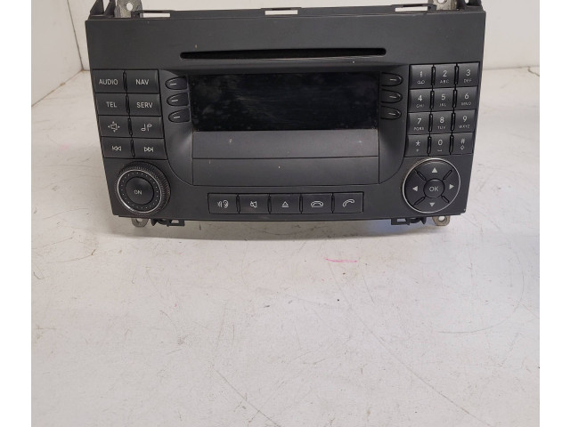 Pojistková skříňka Радио/ проигрыватель  / навигация A1698207389, A2038270062   Mercedes-Benz B W245 2006