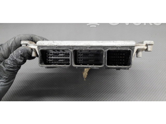 Модуль управления gateway 0281010483   Renault Scenic I