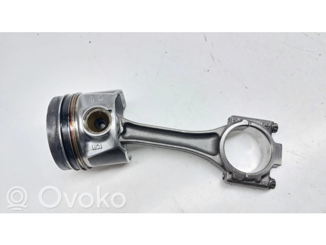 Píst 79L121   Audi Q2 -  pro naftový motor 1.6 DDYA 