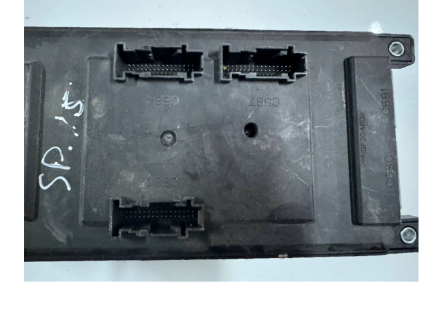 Блок предохранителей DK6214F041AD   Land Rover Range Rover Sport L494    