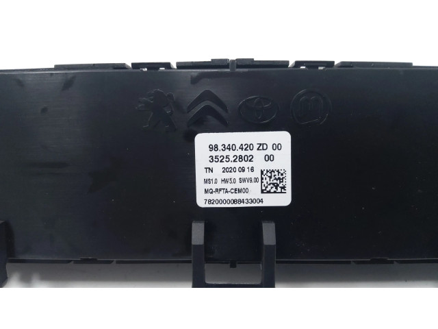 Блок управления климат-контролем 98340420ZD00   Peugeot Partner