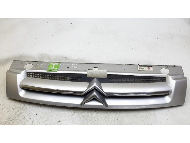 Передняя решётка Citroen Berlingo 2003-2007 года 9644758077      