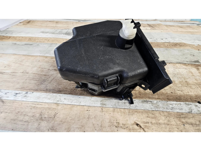  Pojistková skříňka F80B14B192AA, E4034552   Mazda 2 2004