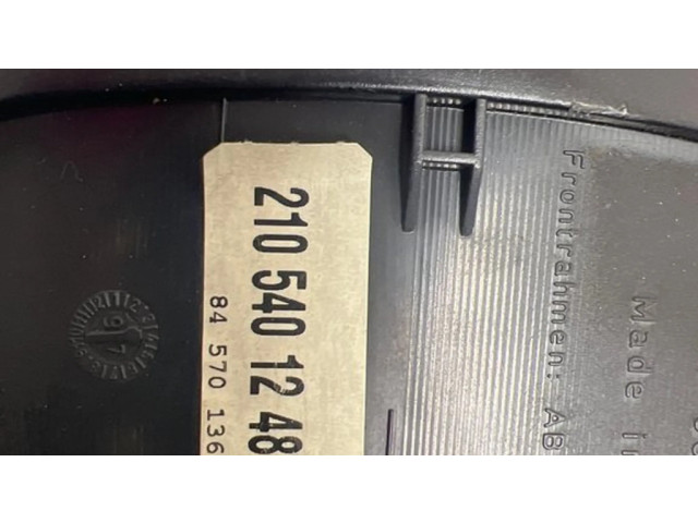 Přístrojová deska  Mercedes-Benz E W210 2002 2105409647, nr72  