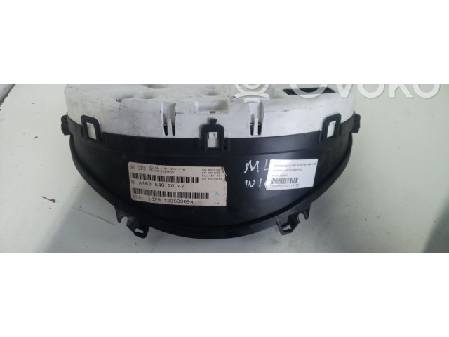 Přístrojová deska  Mercedes-Benz ML W163 2005 A1635402047  