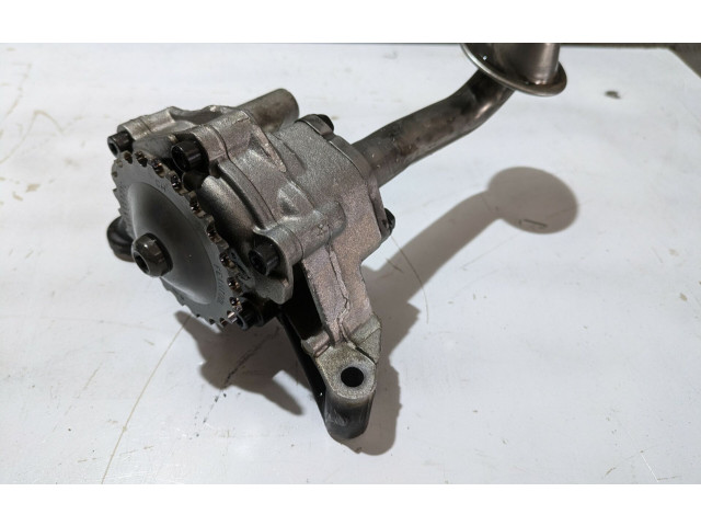 Масляный насос   038115105C, 038115121C  Volkswagen Caddy 