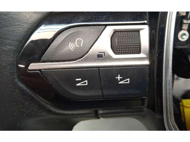 Volant Peugeot 3008 II 2019 98105487AU, 34199117E  