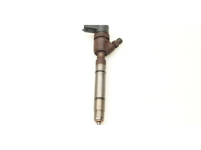 Vstřikovač 338002A800   Hyundai i40  pro naftový motor 1.7 D4FD 