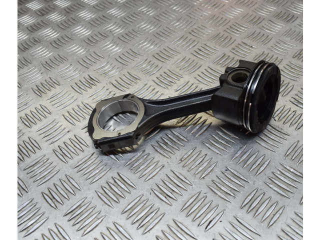Píst A6510301917, A6510300020   Mercedes-Benz C W205    OM 654.920 