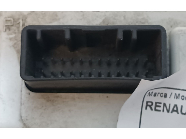 Дисплей    8200350498-A   Renault Megane II