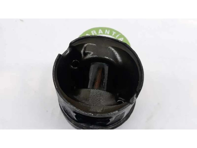 Píst 11257803033   BMW 5 E39   2.0  