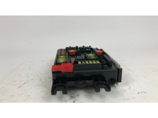 Блок предохранителей  9337884, 8D112013   BMW 3 GT F34    