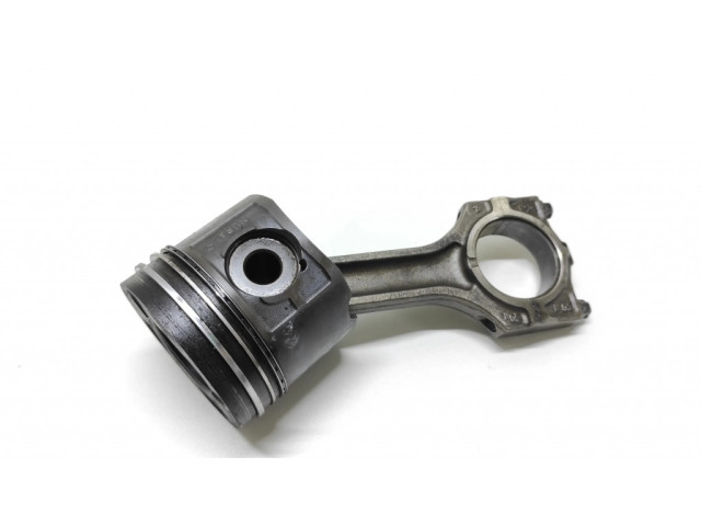 Píst    BMW 5 E39  pro naftový motor 3.0 M57 M57/DP71/430/267T/2M