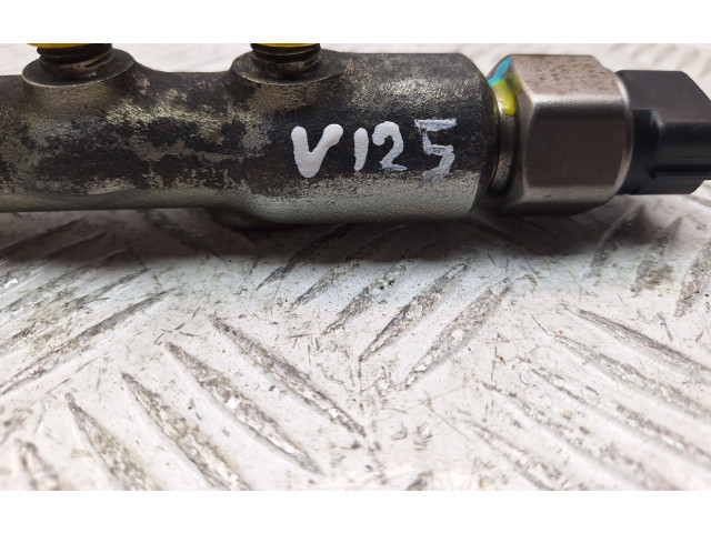 Vstřikovací lišta 238100R020, 8945860010   Toyota Corolla Verso AR10    2ADFHV 