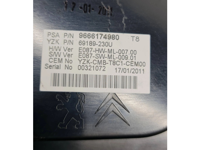 Přístrojová deska  Peugeot 3008 I 2011 9666174980, 00321072  