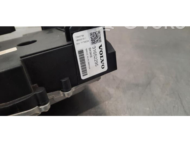   Pojistková skříňka 31652295   Volvo V60 2018