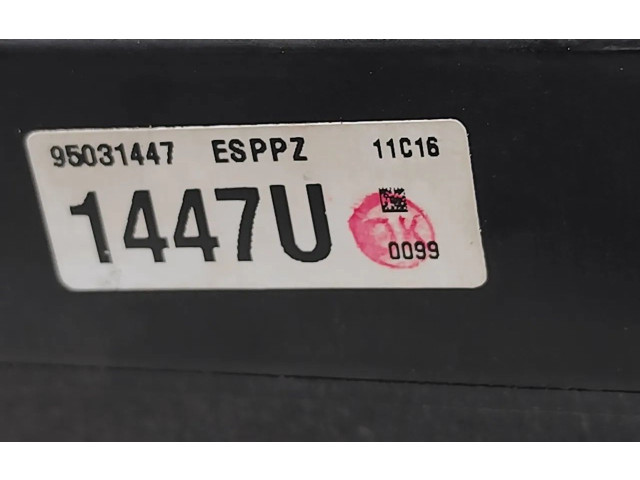 Блок предохранителей 95031447, 1447U   Opel Antara    