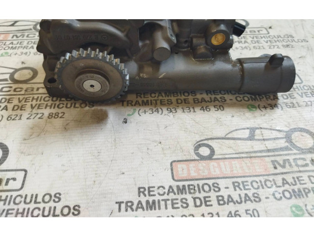 Масляный насос   A2701800000, R2701810701  Mercedes-Benz GLA W156 