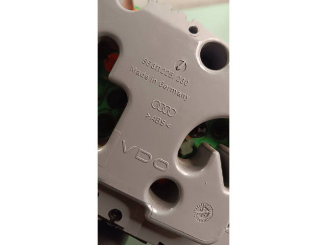Панель приборов 8d0919033c, 88311225   Audi A4 S4 B5 8D       